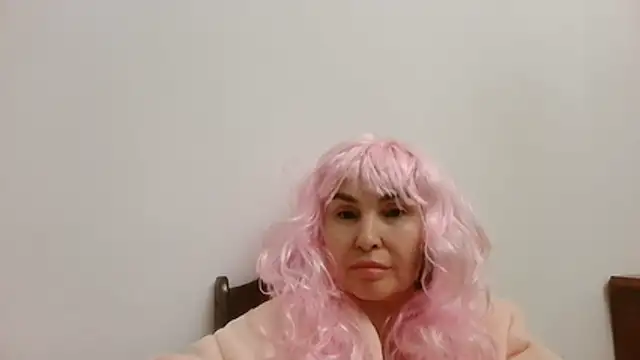 evyoraa (F milf) - Showing my hot BRA