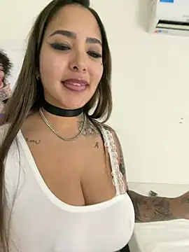 maferalvarexxx live cam on StripChat