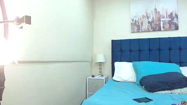 KhaterunLewis live cam on Stripchat