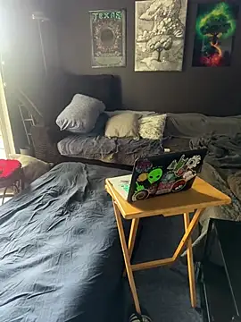 Househead22 live cam on Stripchat