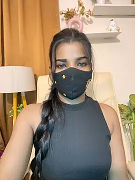 its_ur_flora live cam on Stripchat