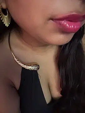 ToxicCurves live sex cam