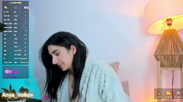 Anya_Volkov live cam on Stripchat