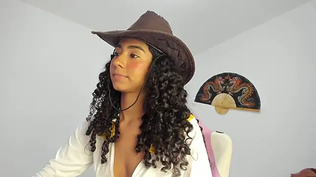 khaliope live cam on Stripchat