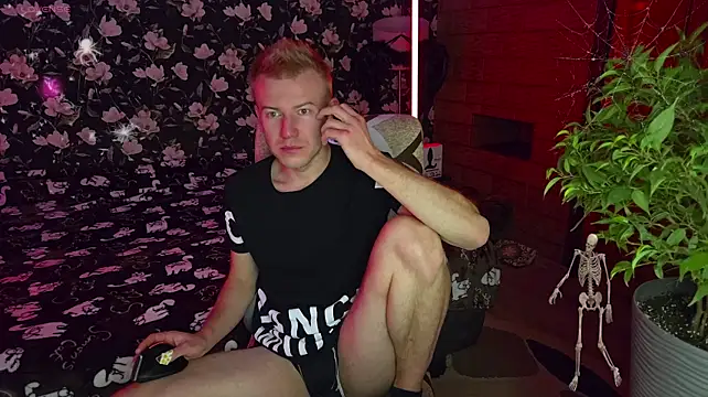 Vuitton live cam on Stripchat
