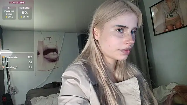 PieraMarch live cam on Stripchat