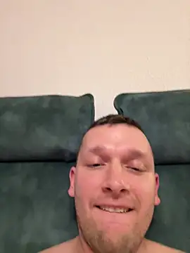 Sporti14S live cam on Stripchat