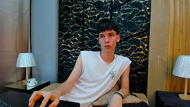 AbyssGaze live cam on Stripchat