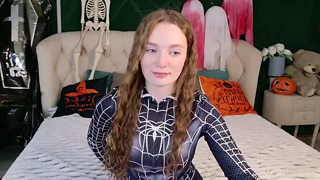 LilyMoores live cam on Stripchat