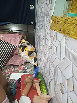 tina8th live cam on Stripchat