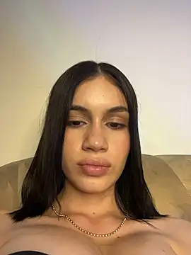 Mary_scotty live cam on Stripchat