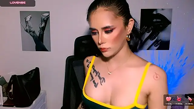 AngelicKatEscape live cam on Stripchat