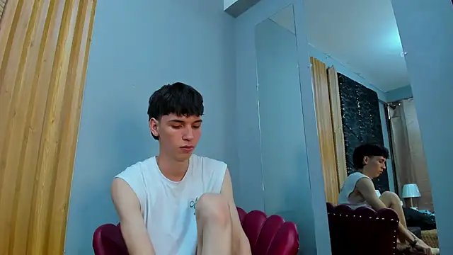 AbyssGaze live cam on Stripchat