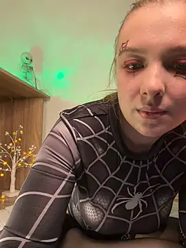 FreiaFlower live cam on Stripchat