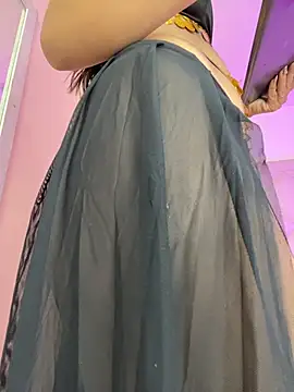 AliciaRoux live cam on Stripchat