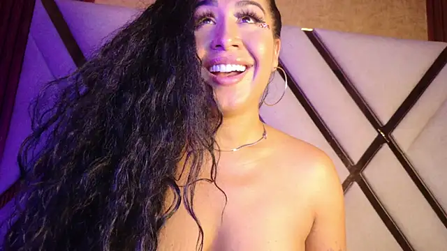 Taylor_helly live cam on Stripchat