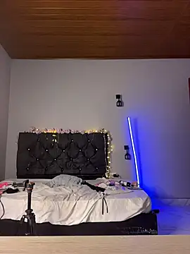 alisson_carolina73的直播畫面