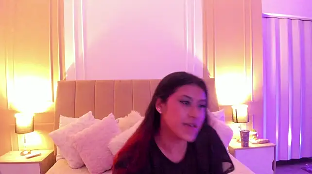 Karlagonzales_ live cam on Stripchat