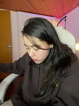 Camila_pinkk的直播画面