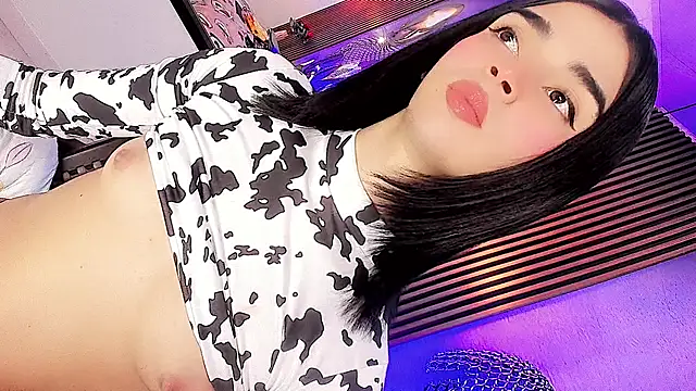 HANNAH_STEWART live now