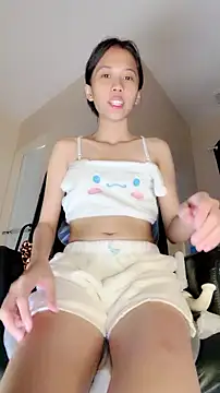 WetVirginPussy live vor der Cam