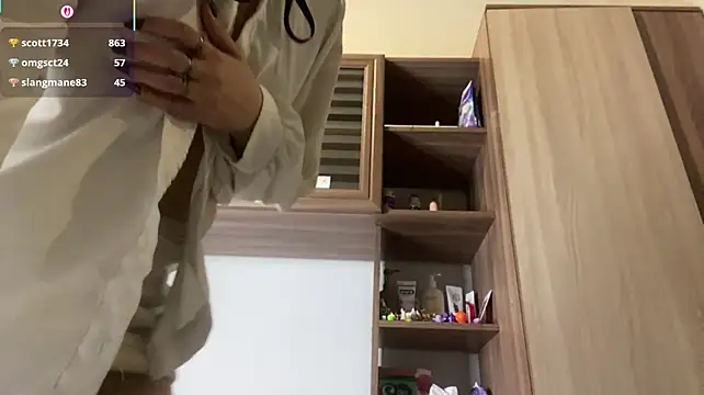 MiraTanwee的直播画面