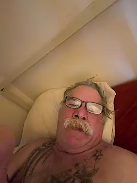 Caesar_Baxter live cam on Stripchat