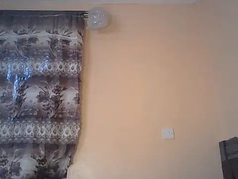 Goldenpixie live cam on Stripchat