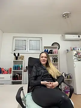 Iris_Pitts_ live cam on Stripchat