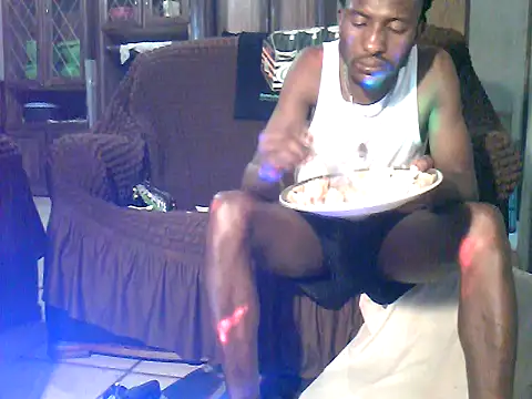 ChocolateBeretta75 live cam on Stripchat