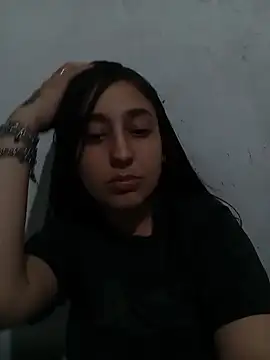 Aldii_Molina live cam on Stripchat