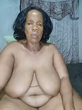 mbalicious72 live cam on Stripchat