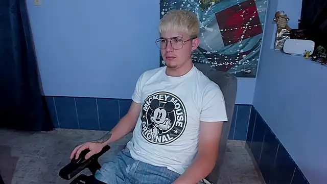 patrik_027 live cam on Stripchat
