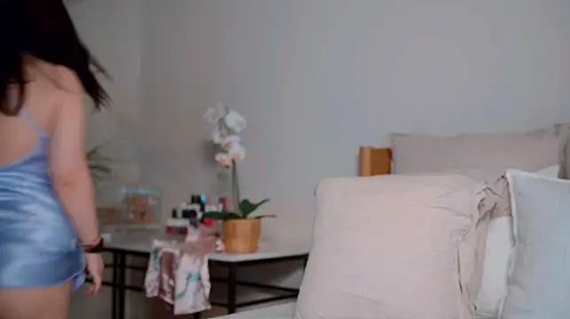 naughtytilly live cam
