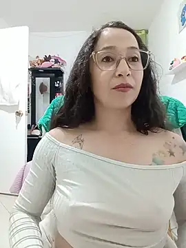 emilypoppy3の配信中の画面