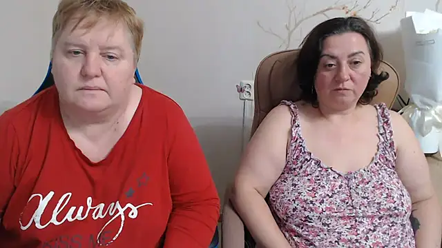 Lindy-Jeanie live now