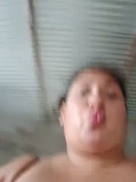Hot_bella12的直播畫面