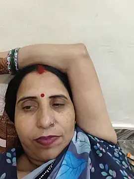 Hot_anuty2312 live now