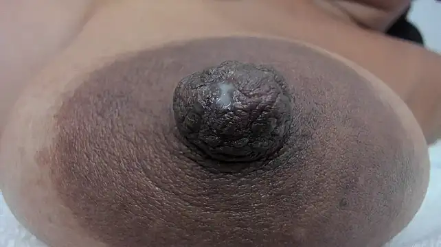 zara_lopez的直播畫面
