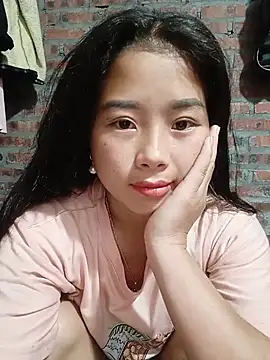 HeresThuy22的直播畫面