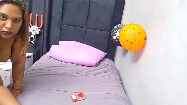 SpicedDove live now