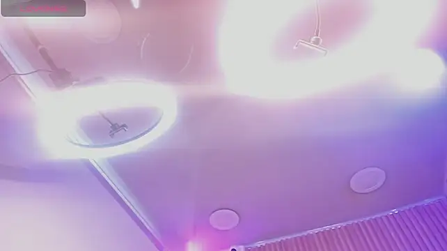 Mia_Cherry08_的直播画面