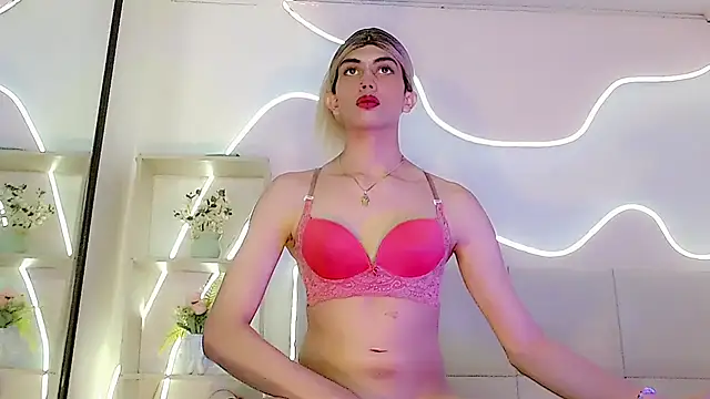 Daniela_Pink_ live cam on Stripchat