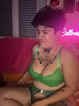 callmelouve live cam on Stripchat