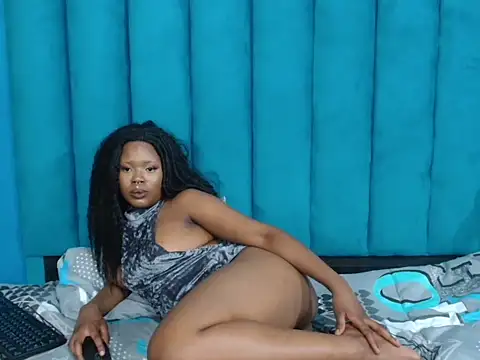 HotSexySlenderXXX live cam on StripChat