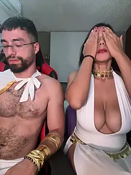 Two_Shades live cam on Stripchat