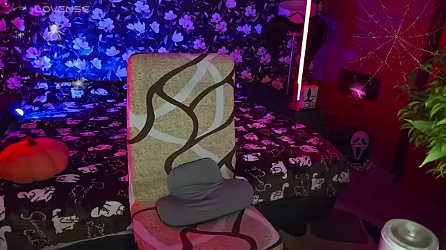 Vuitton live cam on Stripchat
