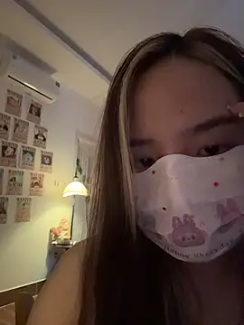 Kim2324 live cam