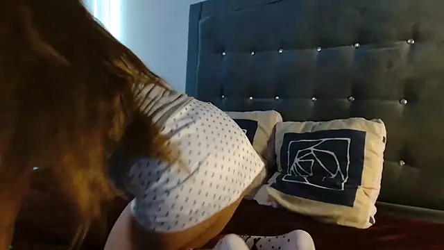 3littles live cam on Stripchat