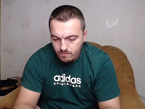 MasterTaylor live cam on Stripchat